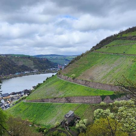 Direkt Am Rhein Mit Burgblick Nahe Rheinsteig Bis 8 Personen, 2 Baeder, 4 Zimmer, Kueche, Netflix Apartment Kaub Exterior photo