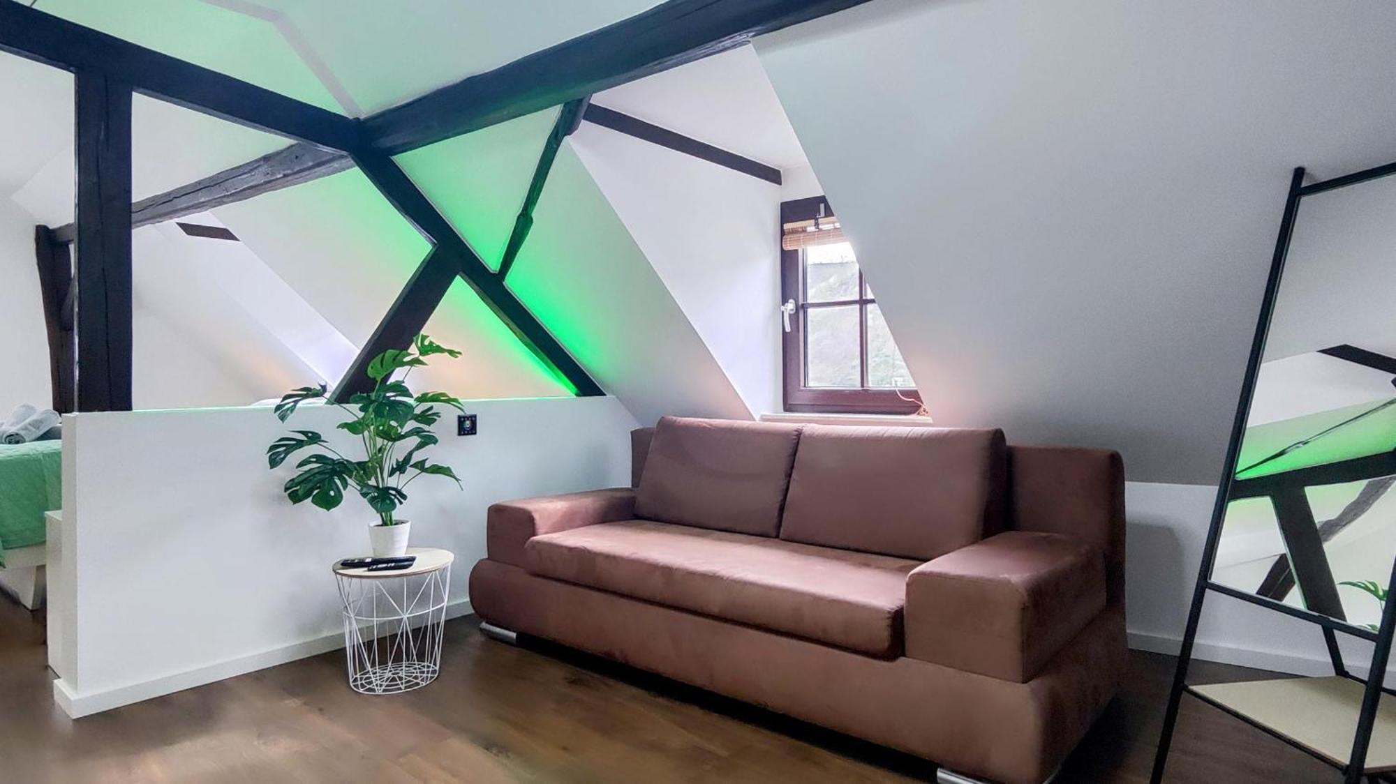 Direkt Am Rhein Mit Burgblick Nahe Rheinsteig Bis 8 Personen, 2 Baeder, 4 Zimmer, Kueche, Netflix Apartment Kaub Exterior photo